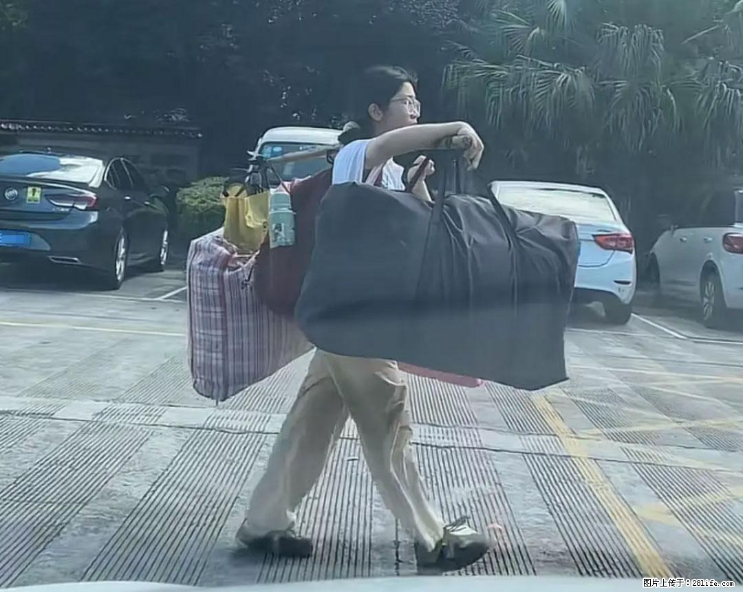 全网追的“扁担女孩”，找了一份暑假工，时薪12元 - 果洛生活资讯 - 果洛28生活网 guoluo.28life.com